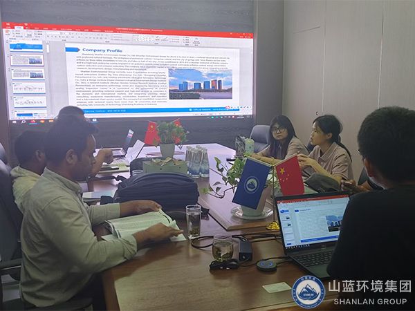 技术部门负责人作公司介绍.jpg